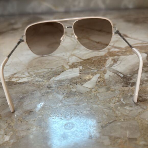 Quay High Key Twist Sunglasses Silver Frame / Silver Champagne Flash Lens NWOT - Picture 4 of 7